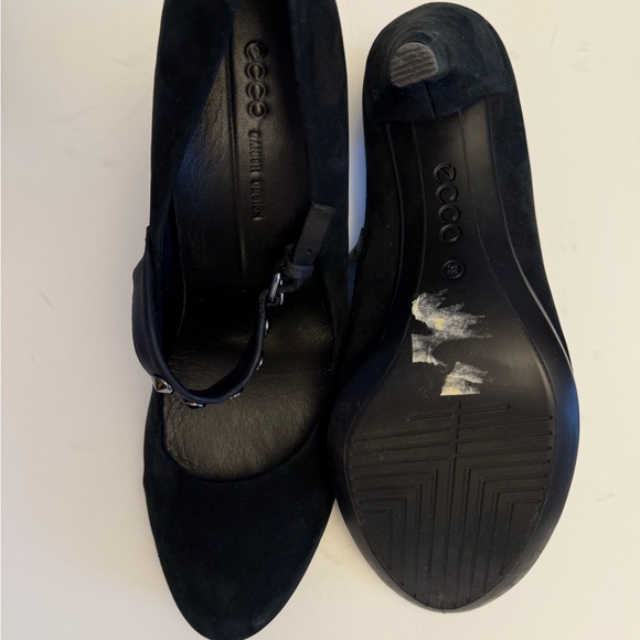 ECCO Women's Black Heels - Picture 5 of 5